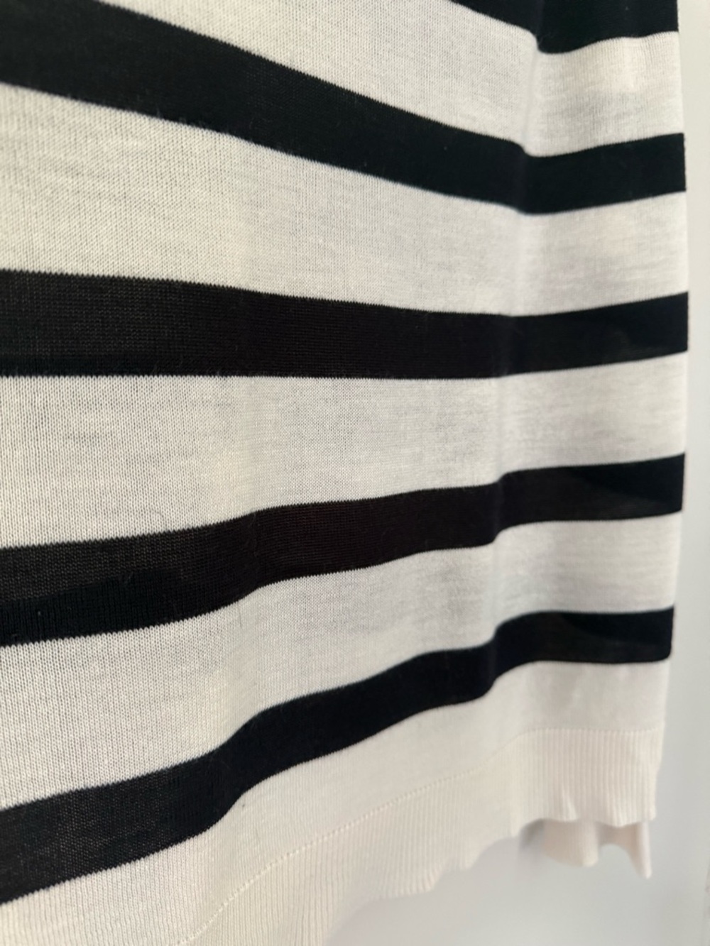 ZARA Long Sleeve Thin Knit Sweater Cream and Black Striped Size M GUC - Picture 12 of 14
